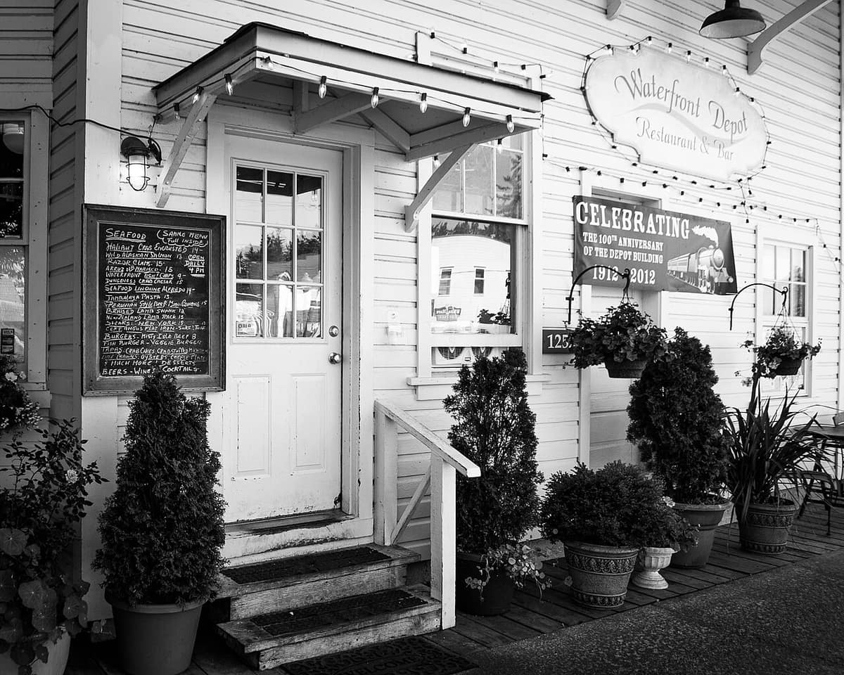 Waterfront Depot Restaurant and Bar in a historic depot building in Old Town Florence