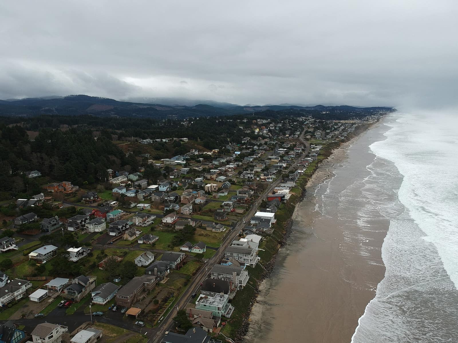 Lincoln City, Oregon, looking south along the beach